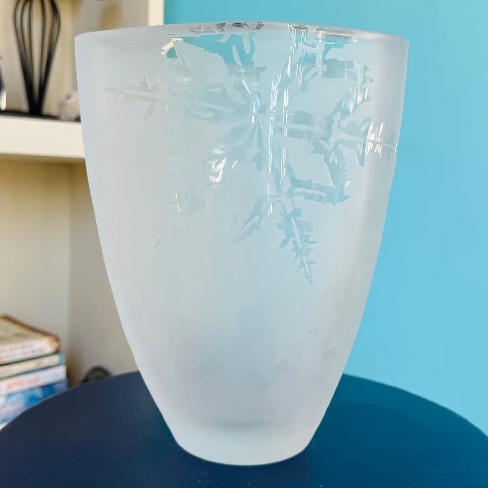 Vintage Villeroy & Boch Snowflake Wintertime Ice Crystal Vase